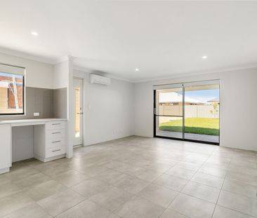 FRESH, MODERN AND READY TO MOVE IN NOW - Photo 3