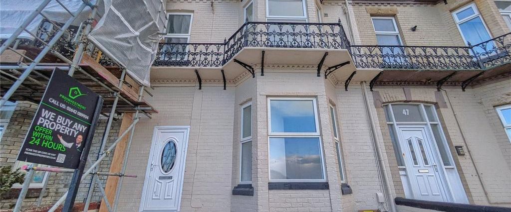 3 bedroom flat to rent - Photo 1