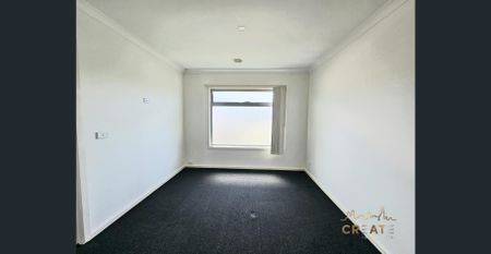 STYLISH & LOW-MAINTENANCE LIVING - Photo 4