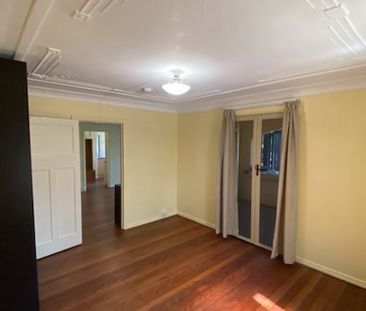 1/10 Bundah St, Camp Hill QLD 4152 - Apartment For Rent | Domain - Photo 5