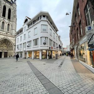 Appartement te huur in Kortrijk voor € 800 met 2 slaapkamers - foto 3