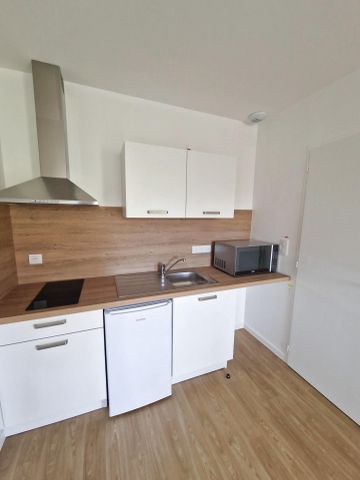 Location Appartement 1 pièce 23m² LA ROCHE SUR YON 85000 - Photo 2