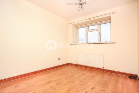 3 bedroom semi-detached house to rent - Photo 4