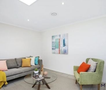 181 Anthony Rolfe Avenue, Gungahlin ACT 2912 - Townhouse For Rent |... - Photo 2