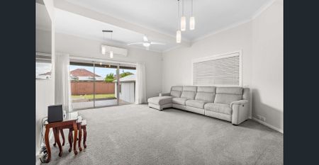 Spacious Family Home in Merrylands – Move in Ready - Photo 5