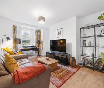 2 bedroom maisonette to rent - Photo 2