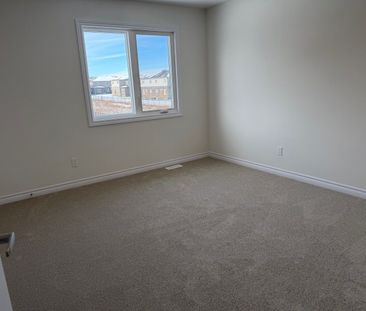 For Lease - 203 WELLS Avenue, Fort Erie, Ontario - Photo 5