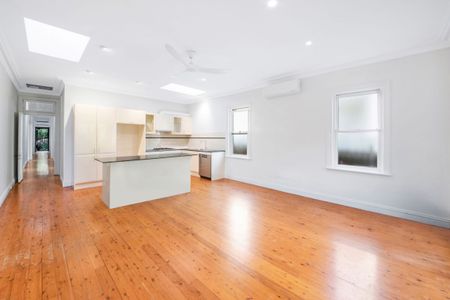 Expansive Federation family home in coveted cul-de-sac position - Photo 4