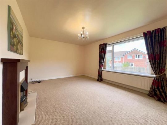3 bedroom detached bungalow to rent - Photo 1