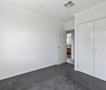 Your Dream Family Home Awaits at 8 Map Road, Greenvale - Photo 2