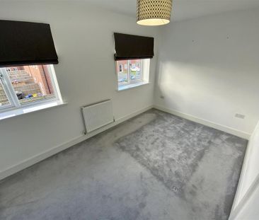 2 bedroom semi-detached house to rent - Photo 3