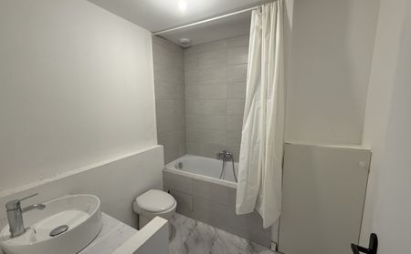 CENTRE VILLE PONTARLIER - APPARTEMENT T2 - Photo 4