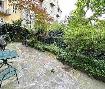 Provisionsfrei – Wunderschöne Altbauwohnung mit zwei Zimmer und ein... - Foto 3