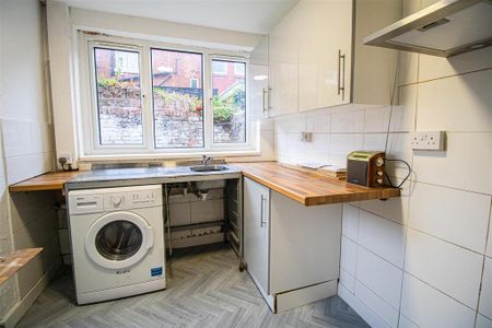 2 bedroom terraced house to rent - Photo 5