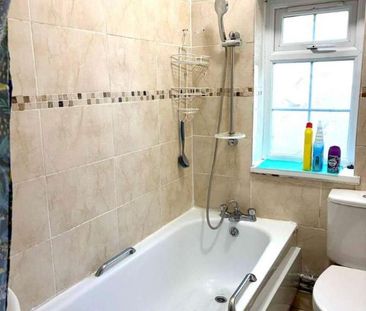 Spearing Road, High Wycombe, HP12 - Photo 5