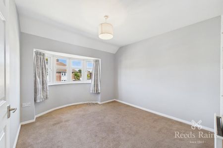 3 bedroom end of terrace house to rent - Photo 3