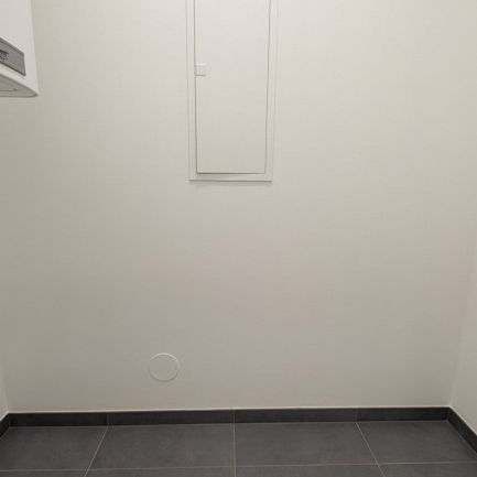 ERSTBEZUG: Unbefristete 3-Zimmer Altbau-Wohnung mit Balkon nahe Palais Auersperg in 1080 Wien zu mieten - Photo 1