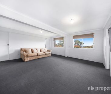 Spacious Family Home In A Peaceful Lenah Valley Setting - Photo 4