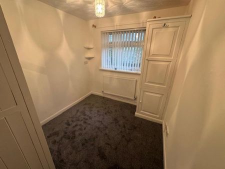 3 bedroom terraced house to rent - Photo 3