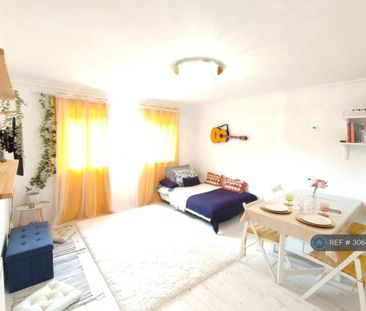 2 bedroom maisonette to rent - Photo 5