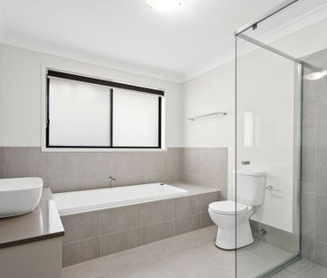 Luxurious 4-Bedroom Home with Stunning Escarpment Views - Photo 4