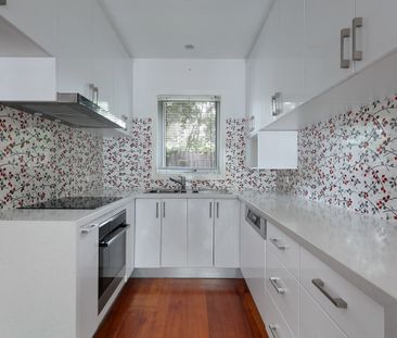 2/125 Walpole Street, Kew VIC 3101 - Townhouse For Rent | Domain - Photo 5