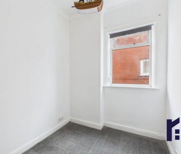 3 bedroom end of terrace house to rent - Photo 3