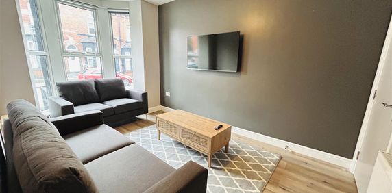6 bedroom terraced house to rent - Photo 2