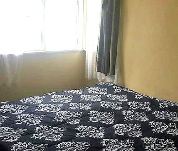 Three bedroom home in handy location - Photo 3