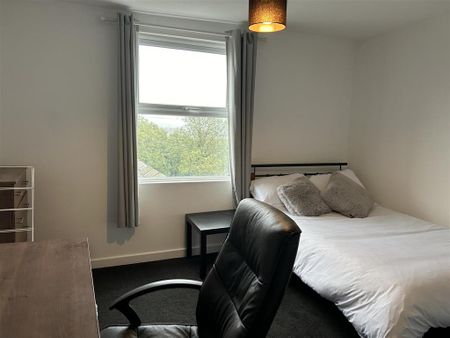 7 bedroom private hall to rent - Photo 5