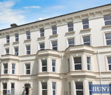 3 bedroom Flat To Let - Photo 1