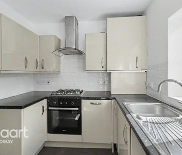 3 bedroom terraced house to rent - Photo 6