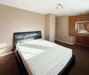 Langley Broom, Slough, SL3 - Photo 3