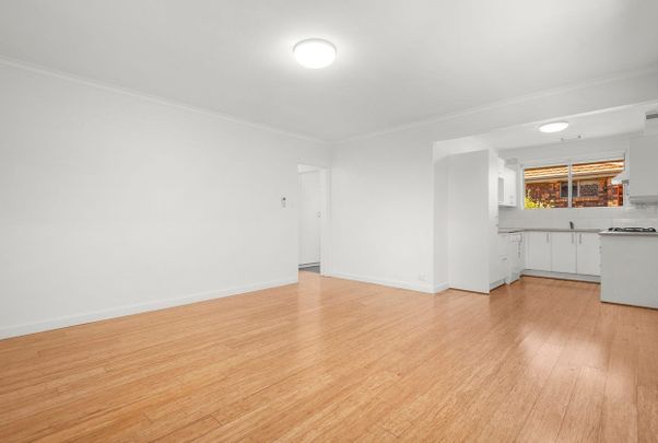 A STYLISH ABODE IN A DREAM LOCATION-6 MONTH LEASE ONLY - Photo 1