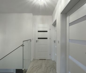 Nowiutki z pełnym wyposażeniem - Фото 2