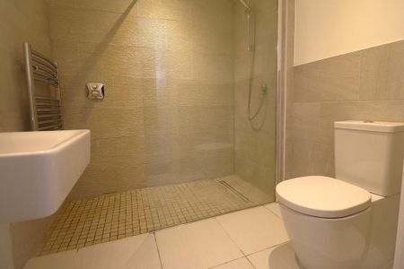 2 bedroom terraced house to rent - Photo 5