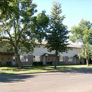 3 BR – Newly rennovated Townhouse by Arthur St. - Photo 4