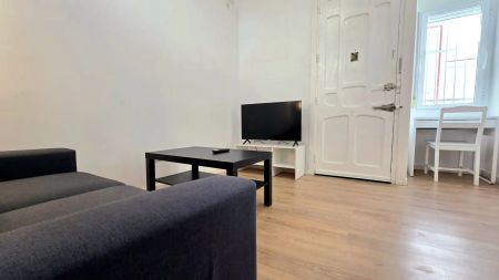 1-bedroom apartment for rent in Embajadores, bills included - Foto 5