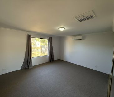 3 BEDROOM. 1 BATHROOM UNIT IN LARAPINTA WITH LOTS OF SPACE - Photo 5