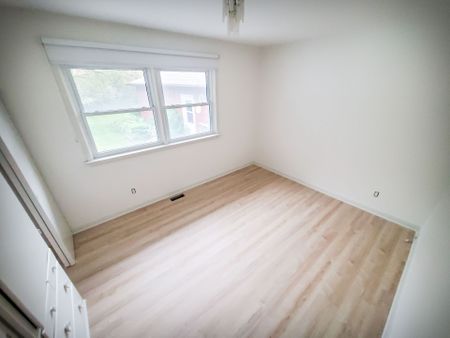 For Lease - 29 Ford Crescent Unit# UPPER, London North, Ontario - Photo 3