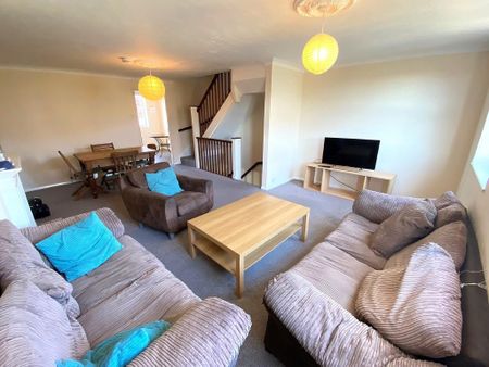 4 bedroom terraced house to rent - Photo 2