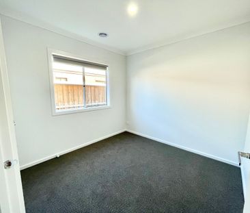 New 4 Bedroom Homes in Thornhill Park. - Photo 3