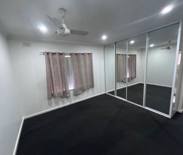 Renovated Large 2 Bedroom Unit near CBD&excl; - Photo 1