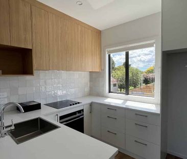 NEAR NEW 3 BEDROOM + FLEXI ROOM - Photo 3