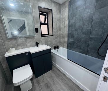 4 bedroom detached house to rent - Photo 2