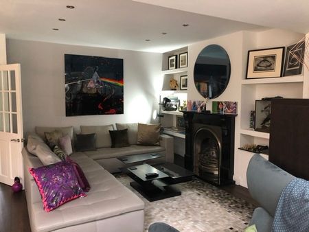 6 Bed Semi-Detached House, Abbots Gardens, N2 - Photo 2