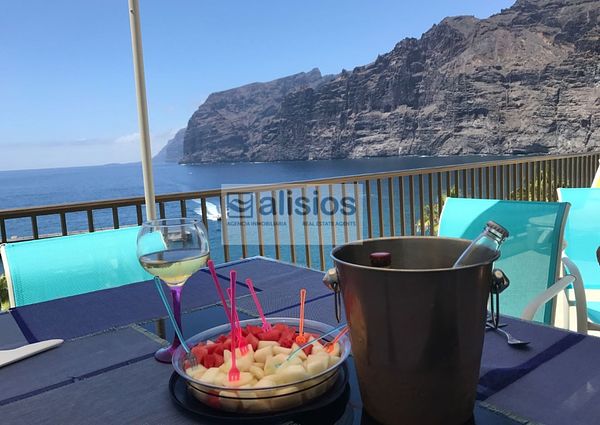 Apartment in Los Gigantes with stunning views of the sea and mountains