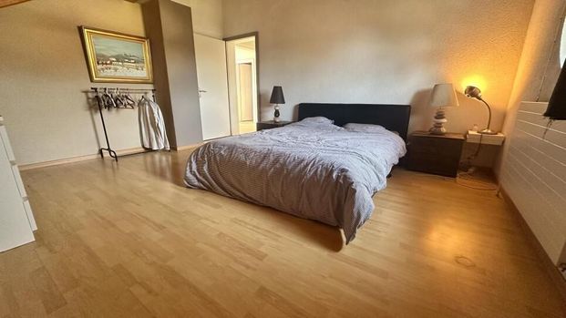 Beautiful apartment on the 1st floor of a villa in a neighborhood close to all amenities. - Photo 1