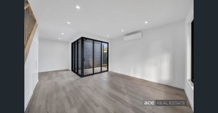 Contemporary residences offering style, comfort, and superb convenience. - Photo 5