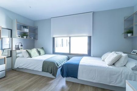 Calle Camilo José Cela, Sevilla, Andalusia 41018 - Photo 3